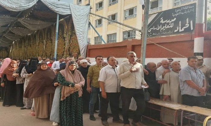 كبار السن والسيدات يواصلون مشاركتهم بكثافة فى انتخابات النواب بالبحيرة كبار السن والسيدات يواصلون مشاركتهم بكثافة فى انتخابات النواب بالبحيرة