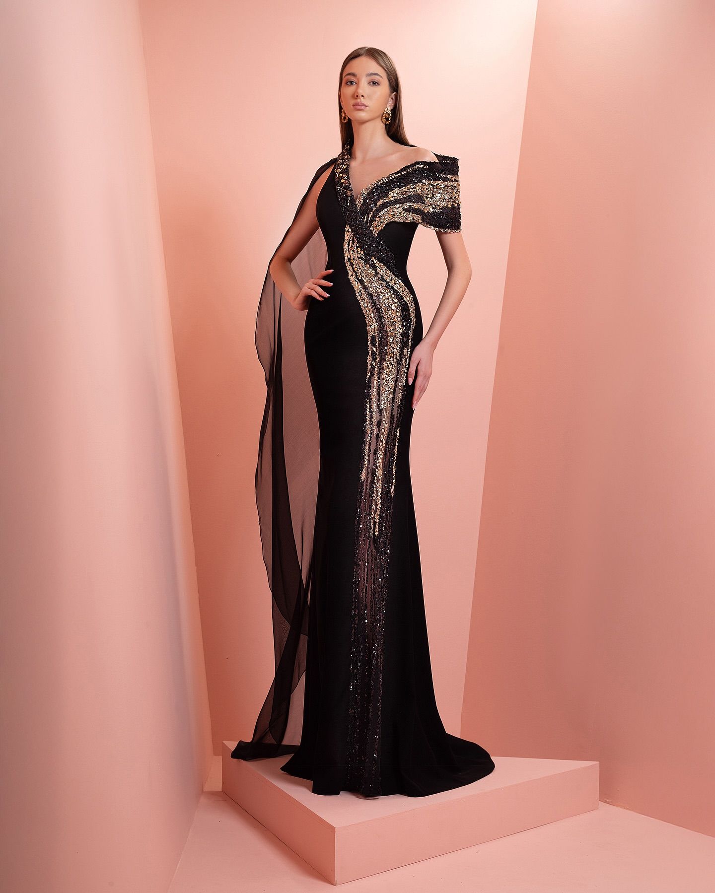 من مجموعة الأزياء الجاهزة للمصمّم زياد نكد لربيع وصيف 2026 (إنستغرام)