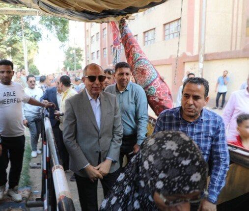 محافظ المنيا يتفقد لجان انتخابات مجلس النواب في يومها الثاني ويدعو المواطنين للمشاركة الفعالة