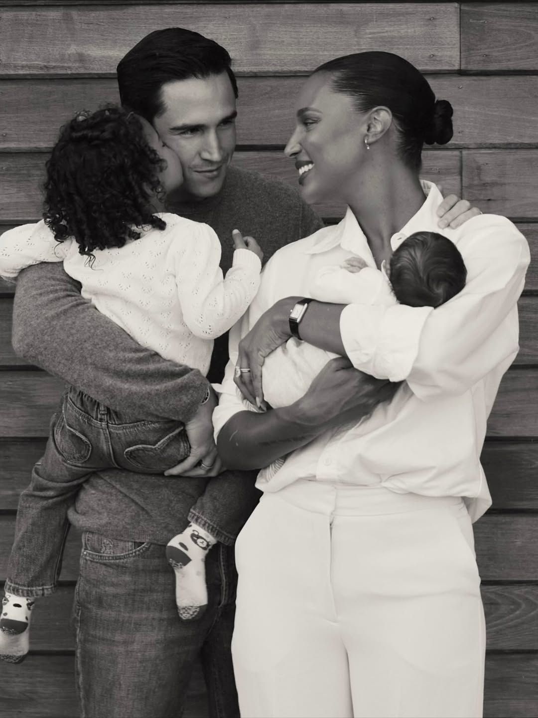 جاسمين توكس تكشف بالصور عن أجواء استقبال مولودها الجديد (انستغرام)