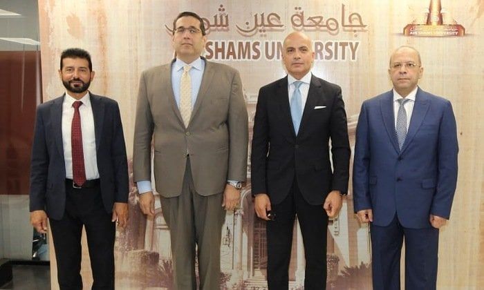رئيسا جامعتي عين شمس والمصرية للتعلم الإلكتروني الأهلية يتفقدان المركز الدراسي بعد تطويره
