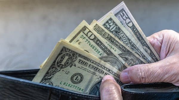 المركزي: 42.35 مليار دولار إجمالي استثمارات الأجانب في أذون الخزانة بنهاية يوليو 2025 المركزي: 42.35 مليار دولار إجمالي استثمارات الأجانب في أذون الخزانة بنهاية يوليو 2025