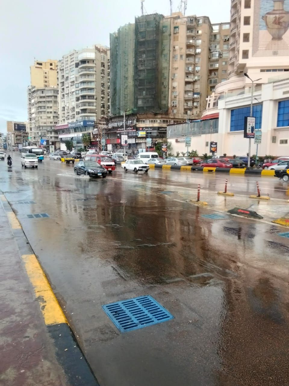 الامطار تغرق شوارع الاسكندرية
