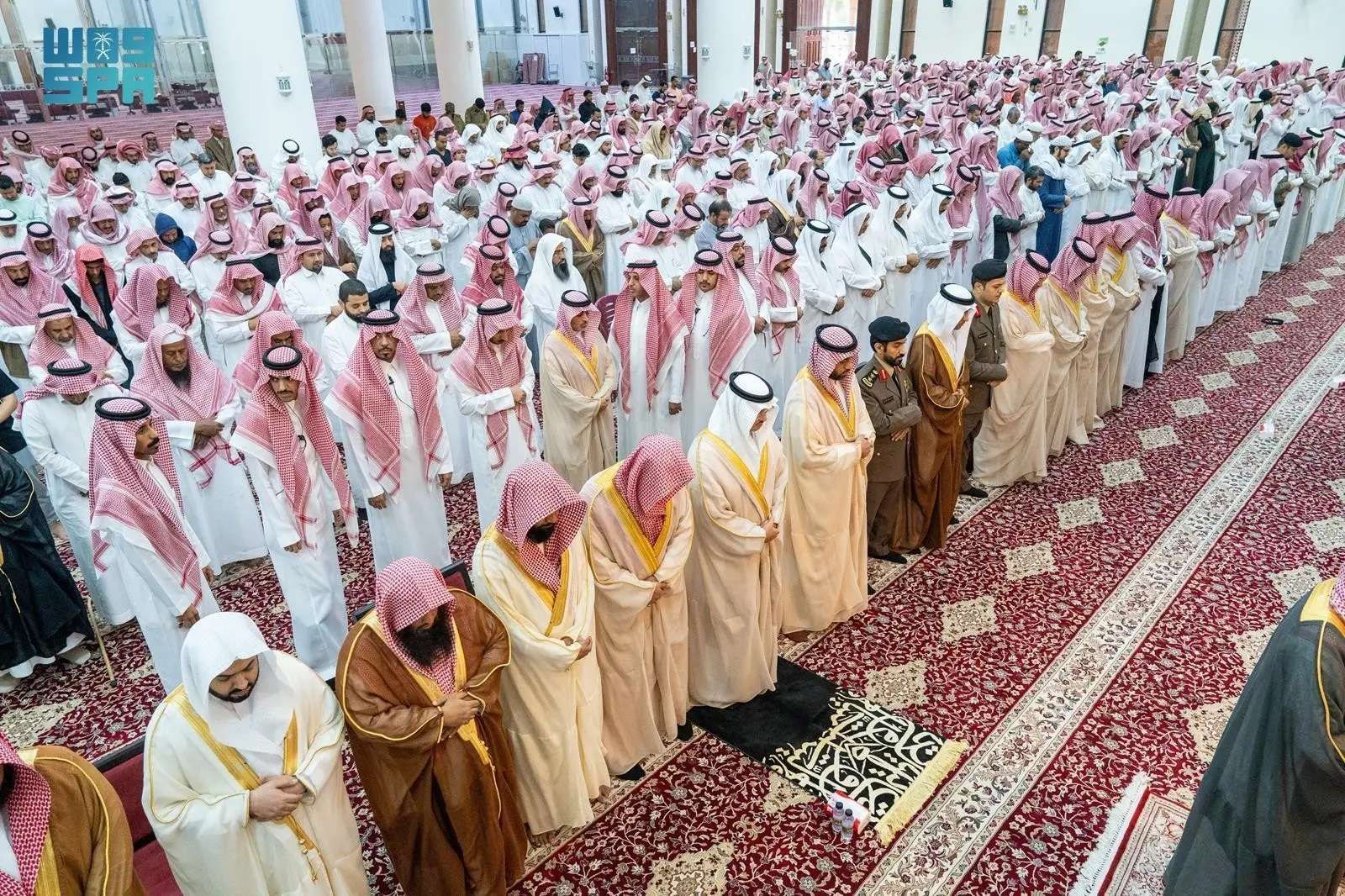 أمراء المملكة يؤدون اليوم صلاة الاستسقاء