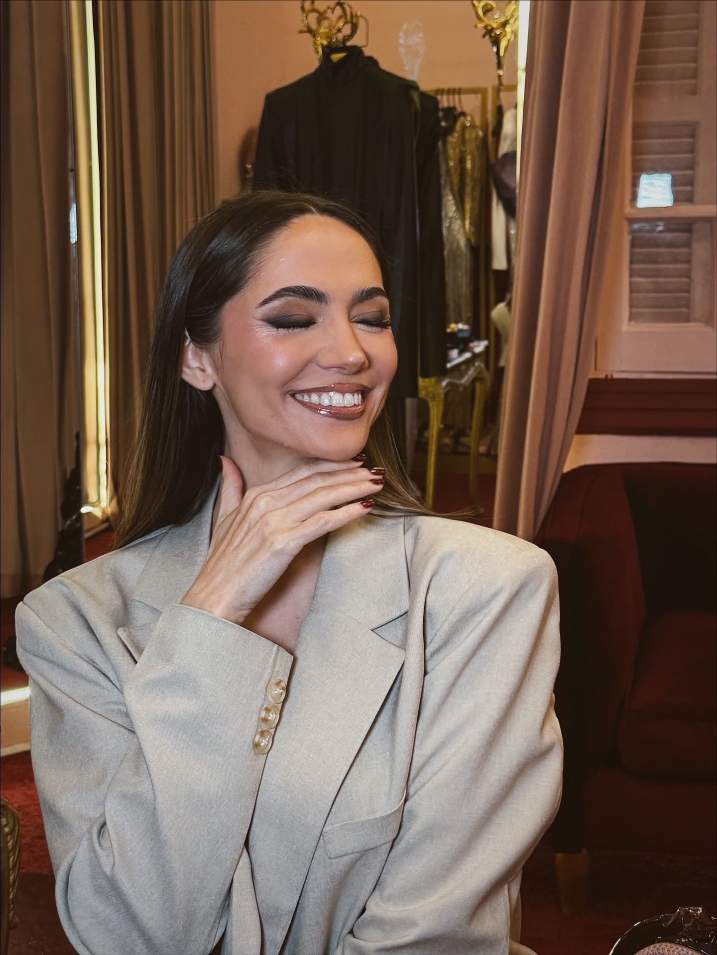 سميّة رضا بمكياج عربي دافىء (إنستغرام)