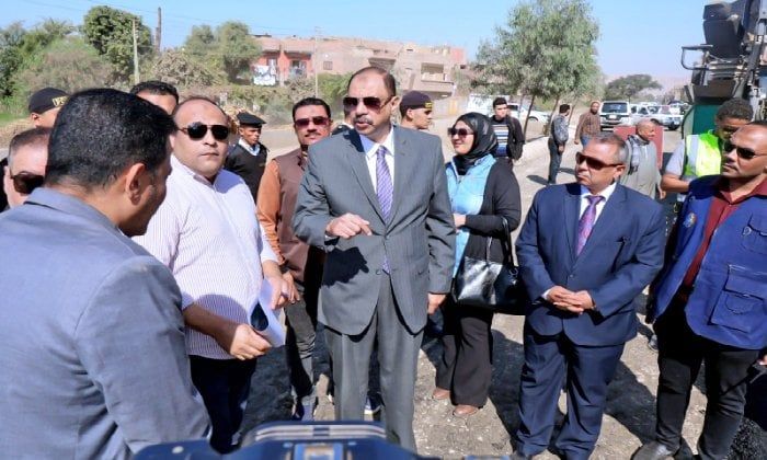 خلال جولة ميدانية بالمراغة.. محافظ سوهاج يتفقد مشروع رصف طريق «بناويط - جهينة» خلال جولة ميدانية بالمراغة.. محافظ سوهاج يتفقد مشروع رصف طريق «بناويط - جهينة»