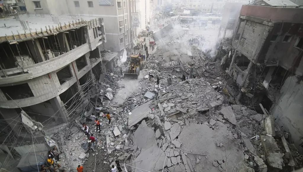 صورة تُظهر الدمار الذي لحق بغزة جراء الحرب (رويترز)