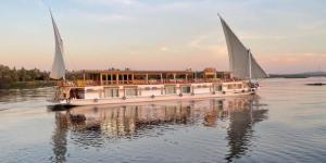 إفطار على ضفاف النيل في مركب خاص وقت الشروق - المصدر 24