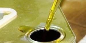 بدء استقبال طلبات استيراد زيت الزيتون الأحد لسد العجز في السوق المحلية - المصدر 24