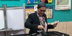 رئيسة القومي للطفولة والأمومة تُدلي بصوتها بانتخابات مجلس النواب 2025 - المصدر 24