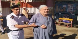 كبار السن يتحدون المرض ويواصلون الإدلاء بأصواتهم فى ثاني أيام انتخابات النواب بالبحيرة - المصدر 24