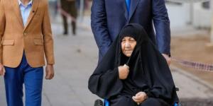 «برفقة والدته».. رئيس الوزراء العراقي يدلي بصوته في الانتخابات البرلمانية|صور - المصدر 24