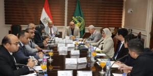 محافظ القليوبية يناقش آليات تنفيذ مشروع تحويل النفايات إلى طاقة كهربائية - المصدر 24