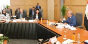 وزيرا الكهرباء والتخطيط يترأسان اجتماع الجمعية العامة للشركة المصرية لنقل الكهرباء - المصدر 24