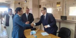 نائب محافظ مطروح يتفقد اللجان الانتخابية ببراني والنجيلة - المصدر 24