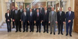 وزير الخارجية يشارك في جلسة نقاشية بمركز الأبحاث التركي SETA - المصدر 24