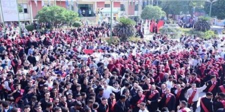 مسيرة في حب مصر.. طلاب جامعة سوهاج يحتشدون للمشاركة في انتخابات النواب 2025 - المصدر 24
