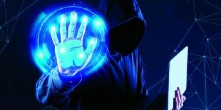 أشخاص يقعون في فخ الاحتيال الإلكتروني لأسباب نفسية واجتماعية - المصدر 24