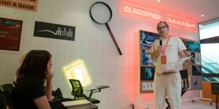 مات ويتن مؤلف مسلسل «د.هاوس» يكشف أسرار الكتابة الناجحة لجمهور الشارقة للكتاب - المصدر 24