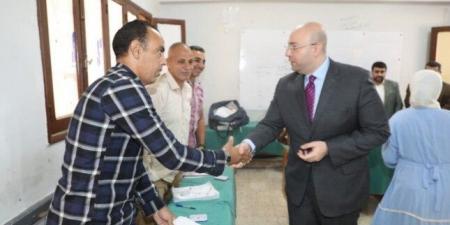 محافظ بني سويف يتفقد اللجان الانتخابية في اليوم الثاني للتصويت.. ويؤكد: المشاركة واجب وطني - المصدر 24