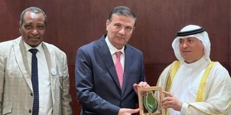 وزير الزراعة يبحث تعزيز الاستثمارات مع رئيس الهيئة العربية للاستثمار ومدير المنظمة العربية للتنمية الزراعية - المصدر 24