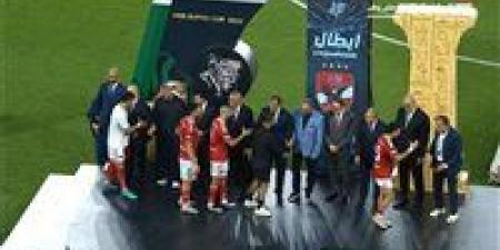 رسميا.. الزمالك يتقدم بشكوى ضد زيزو بعد تجاهله لـ مصافحة هشام نصر خلال مراسم التتويج بنهائي السوبر المصري - المصدر 24