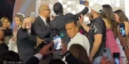 دفاع الفنان عمرو دياب يطعن على حكم تغريمه 200 جنيه - المصدر 24