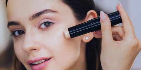 وداعاً لتهيج البشرة، اكتشفي أفضل كونسيلر للبشرة الحساسة - المصدر 24