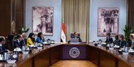 رئيس الوزراء يبحث مع وفد البنك الدولي تعزيز التعاون في البنية التحتية والطاقة والمياه - المصدر 24