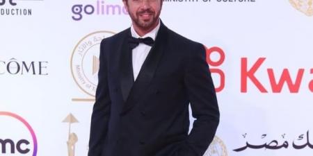 تسريحات الشعر الرجالية في مهرجان القاهرة السينمائي الـ44 - المصدر 24