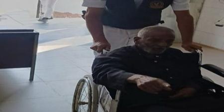 أمن القاهرة تستجيب لاستغاثة «مسن» من ذوي الاحتياجات الخاصة وتنقله المستشفى - المصدر 24