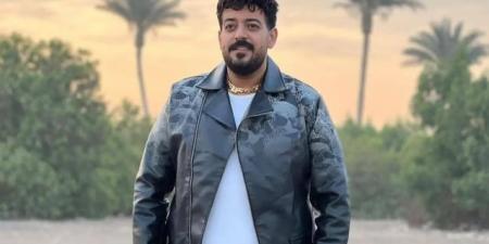 انهيار محمود الليثي في عزاء إسماعيل الليثي: "مكان فرحه بقى عزاه" - المصدر 24