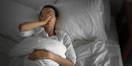 خمس عادات نوم سيئة تُسرّع شيخوخة الدماغ.. دراسة تكشف التأثير الصادم - المصدر 24