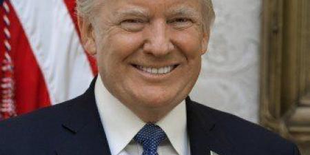 الرئيس الأمريكي يصادق على مشروع قانون تمويل الميزانية وينهي أطول إغلاق حكومي لبلاده - المصدر 24