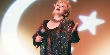 في يوم ميلادها.. رحيل أيقونة الغناء التركي "معزز عبه جي" - المصدر 24