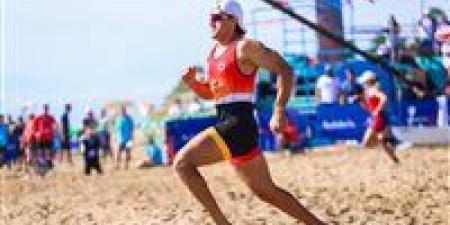 علي علاء: فخور بتحقيق أول ميدالية في تاريخ التجديف الشاطئي - المصدر 24