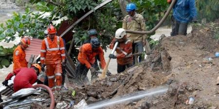 مصرع شخصين وفقدان 21 آخرين جراء انهيارات أرضية في إندونيسيا - المصدر 24