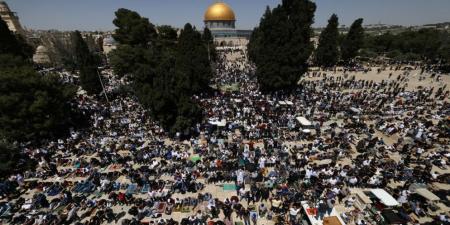 أكثر من 70 ألف مصل يؤدون صلاة الجمعة وصلاة الغائب في المسجد الأقصى - المصدر 24