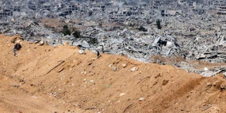 “هآرتس” عن مصدر إسرائيلي: تقسيم غزة لمنطقتين سيجعل الخط الأصفر “جدار برلين” - المصدر 24