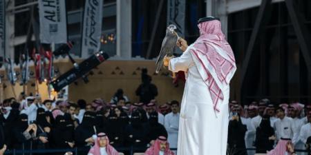 بيع صقرين بمبلغ 200 ألف ريال في مزاد نادي الصقور - المصدر 24