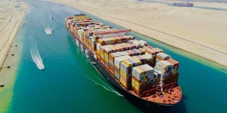 أسامة ربيع: عبور سفن عملاقة من باب المندب إلى قناة السويس يؤكد عودة الأمن للممرات البحرية - المصدر 24