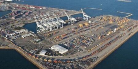 وسط التوترات مع إسلام آباد.. أفغانستان تحول طرق التجارة من باكستان إلى إيران - المصدر 24