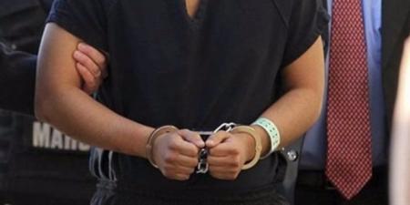 ضبط قائدي سيارتين ملاكي لتحميل الركاب بمقابل مادي بمحيط المتحف المصري بالتحرير - المصدر 24