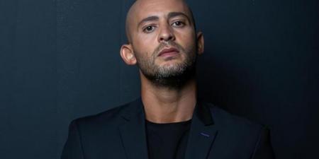 كيس صغير بجوار المقعد.. تفاصيل ضبط الفنان شادي ألفونس بتهمة حيازة المخدرات - المصدر 24