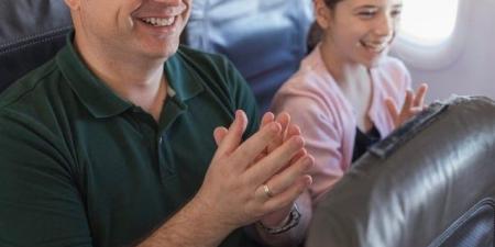 كيف تتصرف بلباقة في المطار والطائرة دون لفت الأنظار - المصدر 24