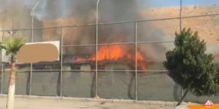 بالفيديو .. احتراق "كافتيريا" بين ملعبين خماسيين في لواء الرصيفة - المصدر 24