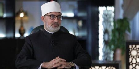 مفتي الجمهورية يعزي أسر المعتمرين الهنود المتوفين على مشارف المدينة المنورة - المصدر 24