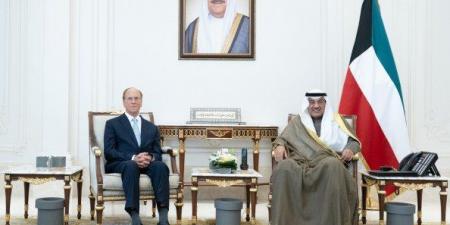 ولي العهد الكويتي يستقبل رئيس مجلس الإدارة والرئيس التنفيذي لشركة بلاك روك - المصدر 24