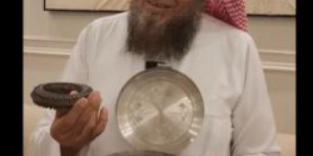 بالفيديو.. أسرة في أبوعريش تكتشف كنزًا أثريًا من الفضة عمره 100 عام أسرة في أبوعريش تكتشف كنزًا أثريًا من الفضة عمره 100 عام بعد وفاة جدتهم - المصدر 24