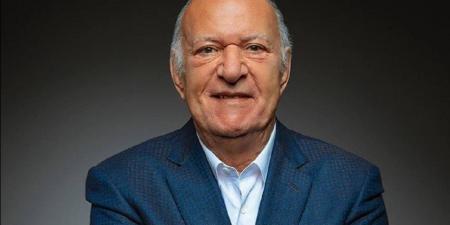 حالته تشهد تحسن ملحوظ.. وزير الثقافة يطمئن الجمهور على عمر خيرت عقب زيارته له - المصدر 24